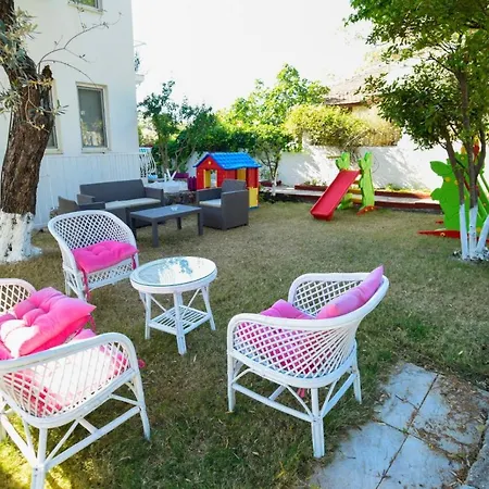 Apartahotel Azure Ev *