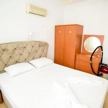 Azure Ev Aparthotel *